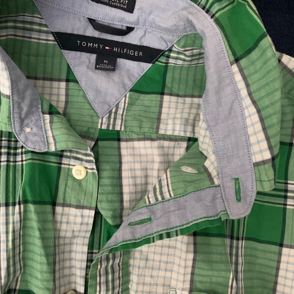 Tommy Hilfiger button down M - Picture 2 of 2